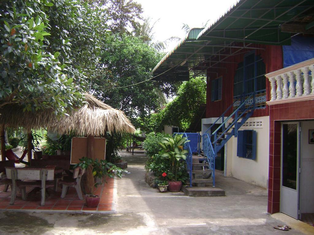 Meas Family Homestay Angk Ta Saom Exterior photo